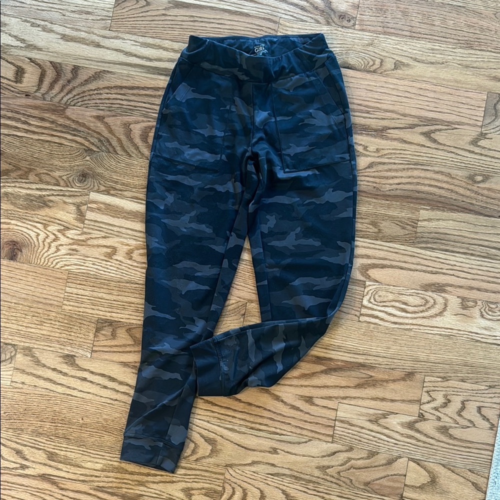 Athleta Girl Camo Joggers size medium 8-10